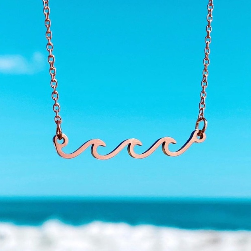 Rose Gold Triple Wave Necklace